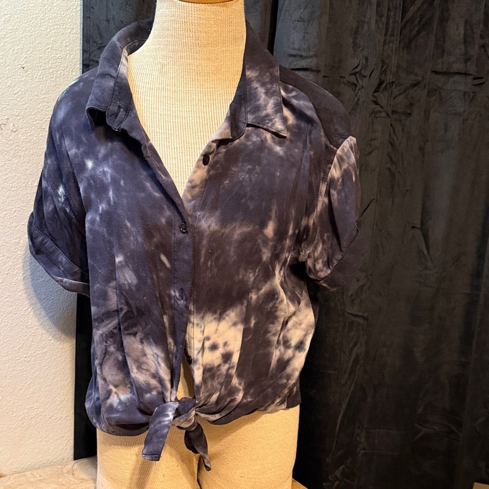 Vince Camuto Tie-Dye Button-Up Women Top